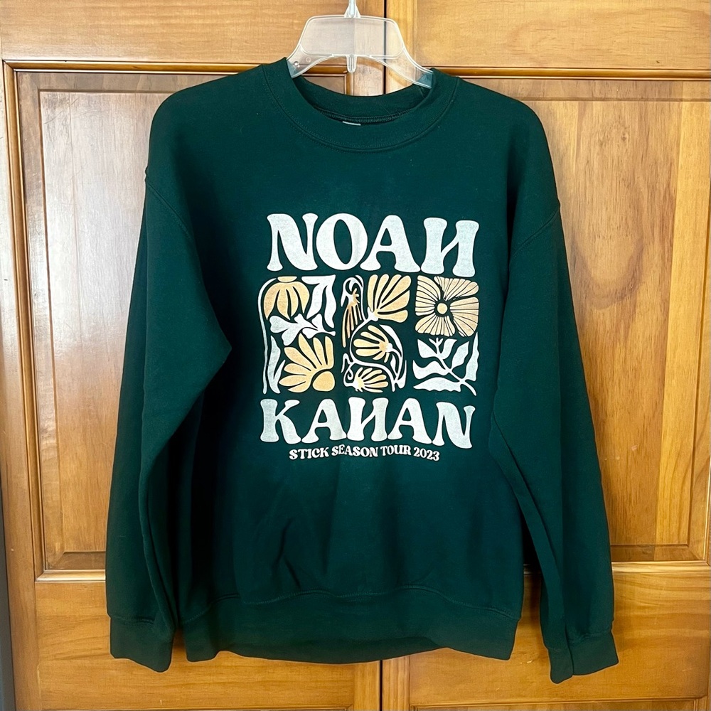 Noah Kahan 2023 Stick Season Tour Green Sweatshirt, Size Medium